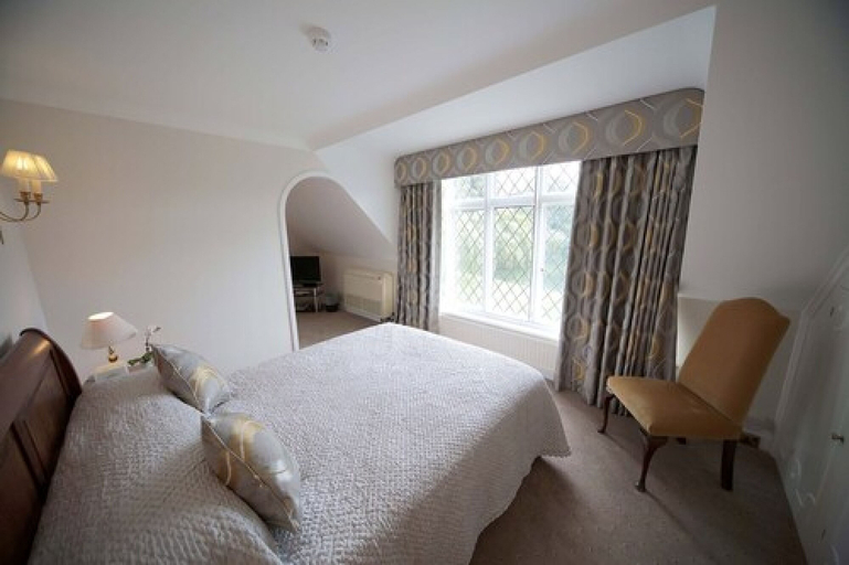 Bedroom 2, French Horn Hotel, Oxfordshire