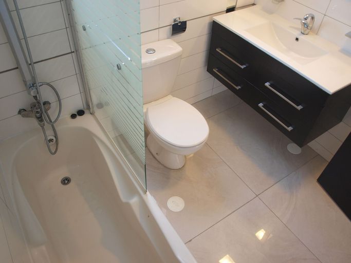 Bathroom 3, MBD7 - Kikar Hamusica - 12 Mevoh Beit David - Jerusalem-Rent