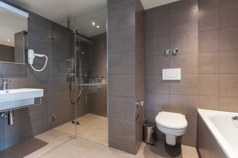 Bathroom 3, Plaza Hotel, Winterthur