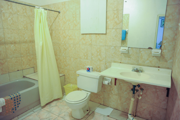Bathroom 4, Gloriana Hotel