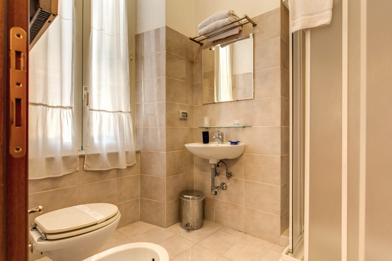 Bathroom 3, Soggiorno Angelus, Roma