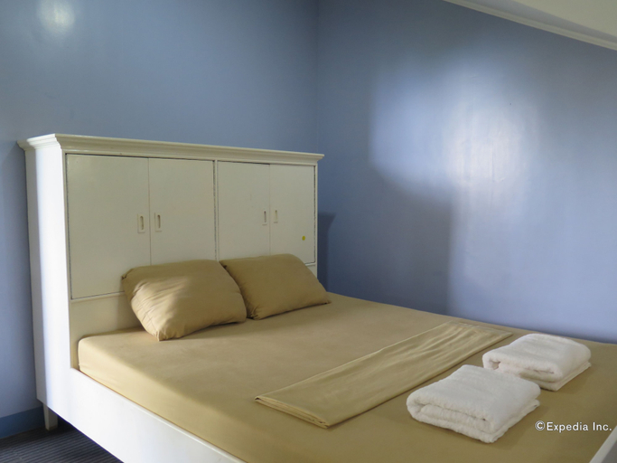 Bedroom 2, Alexis Cliff Dive Resort, Dauis