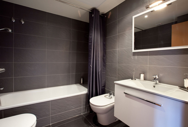 Bathroom 3, AB Park Güell Apartments, Barcelona