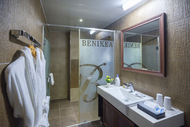 Bathroom 4, Benikea Hotel Jeju, Jeju