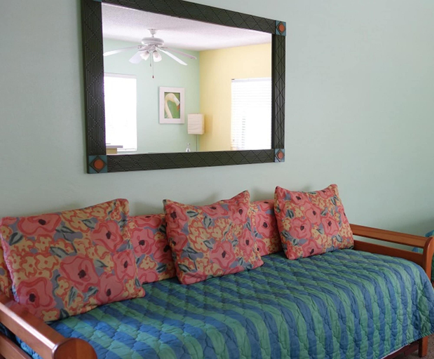 Bedroom 2, Ocean Inn, Broward