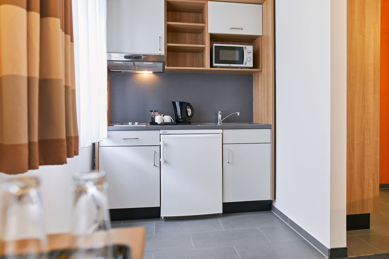 Others 5, Townhouse Düsseldorf, Düsseldorf