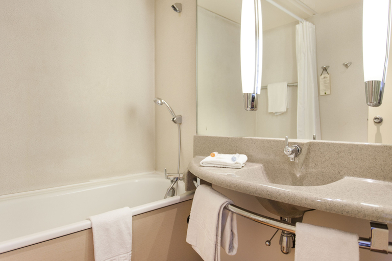 Bathroom, Villa Bellagio Blois, Loir-et-Cher