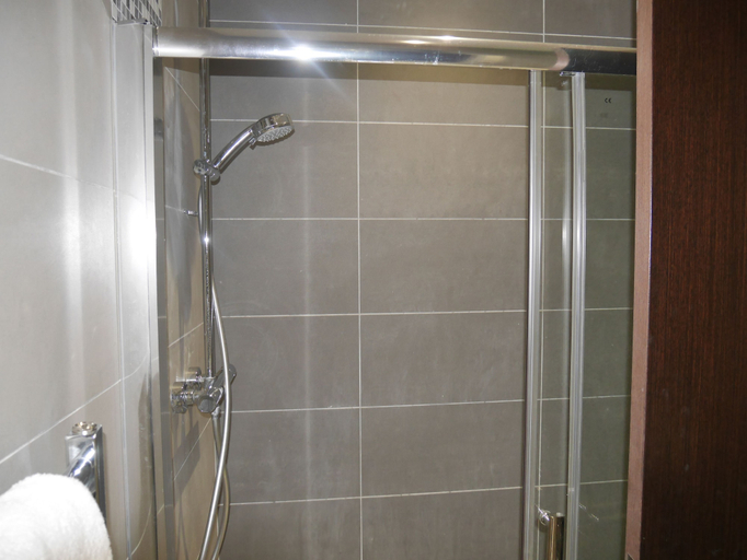 Bathroom 2, Milburn House Luxury Apartments, Milton Keynes