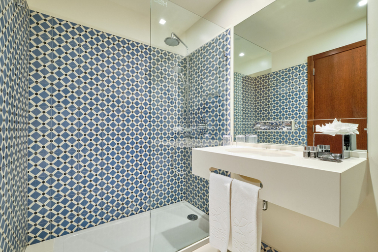 Bathroom 5, Sintra Boutique Hotel, Sintra