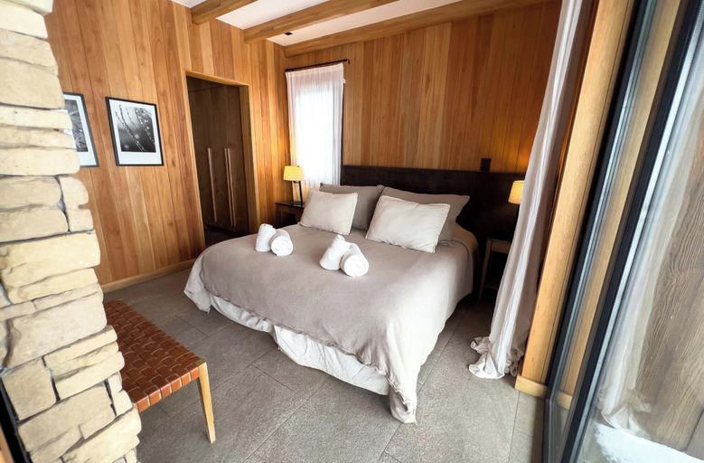 Bedroom 2, El Refugio Ski & Summer Lodge, Lacar