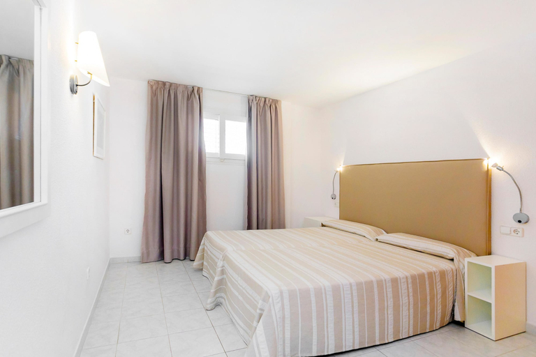 Bedroom 4, Duquesa Playa Aparthotel, Baleares
