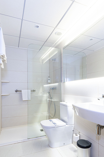 Bathroom 4, Hotel Eden Mar, Alicante