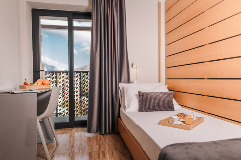 Bedroom 3, Lake Front Hotel Mirage, Trento