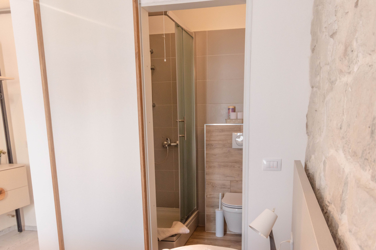 Bathroom 2, City Center Studio Apartments L&B, Pula