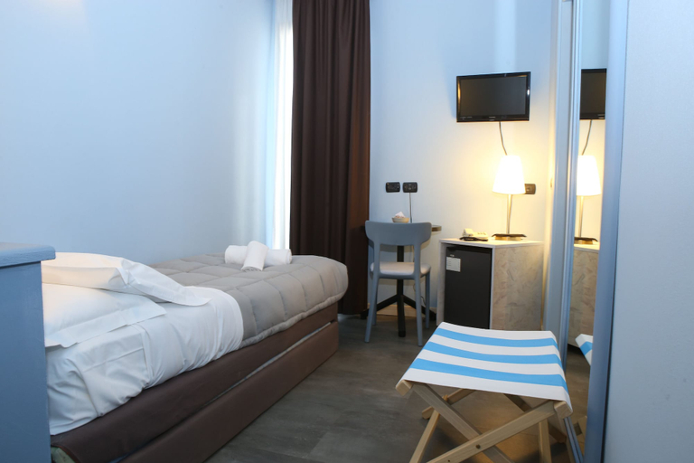 Bedroom 4, Hotel Corallo Rimini, Rimini