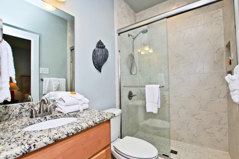 Bathroom 3, Serendipity Sands, Baldwin
