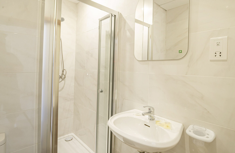 Bathroom 4, Alborada Aparthotel