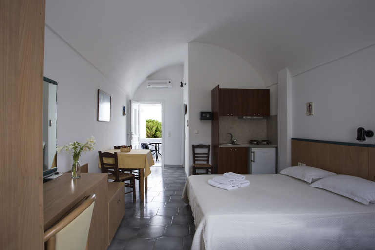 Bedroom 5, Sunrise Studios in Perissa, South Aegean