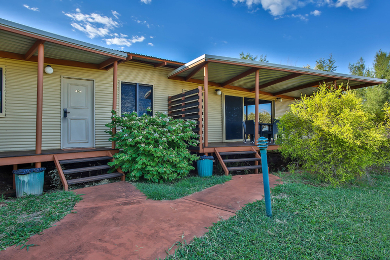 Exterior & Views 2, Kimberley Hotel Halls Creek, Halls Creek
