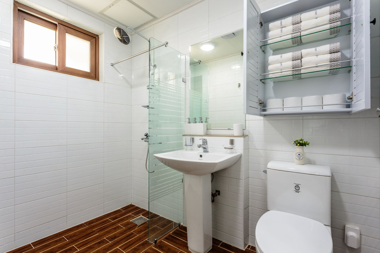 Bathroom, Jeju Garden Pension, Seogwipo