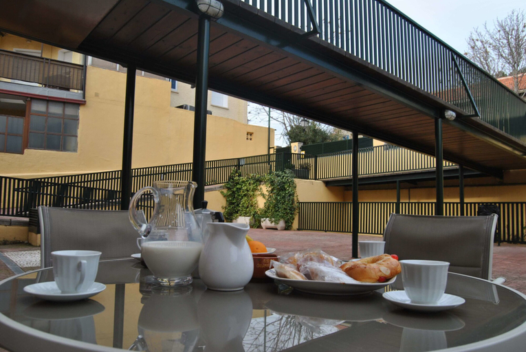 Food & Drinks 5, ApartaHotel CollaRubio, Madrid