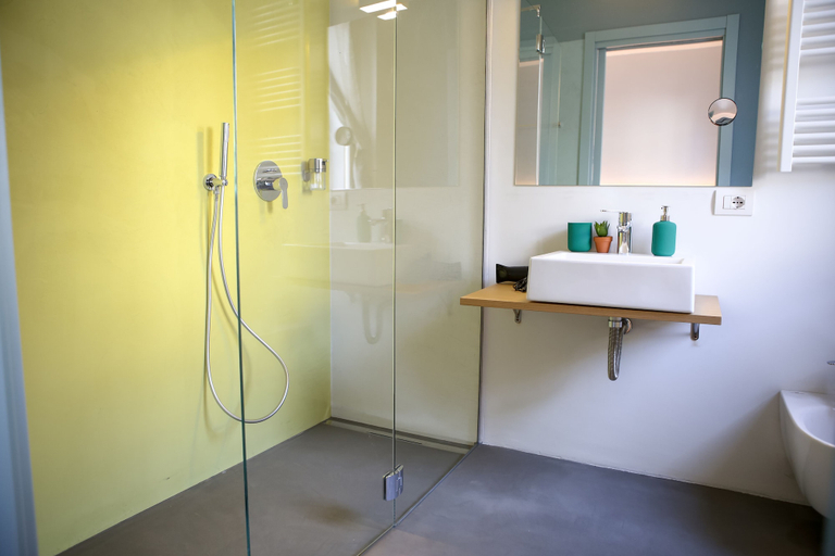 Bathroom 5, Bed and Bike Verona, Verona