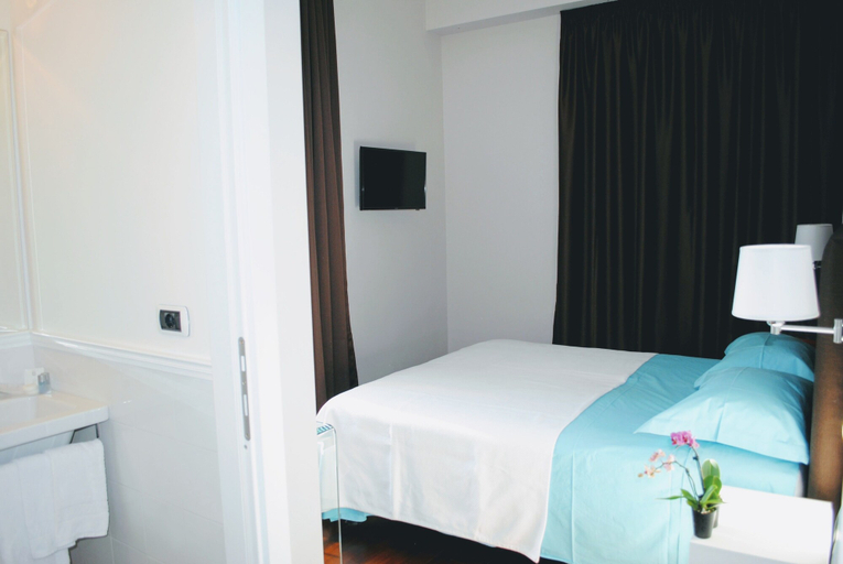 Bedroom 4, Guest House Cavour 278, Roma