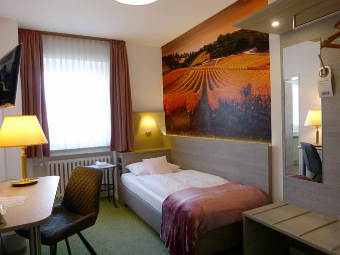 Bedroom 4, Hotel Wurms, Düsseldorf