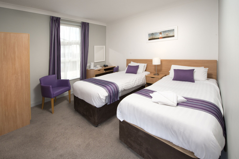 Bedroom 2, The Ship and Castle, Cornwall