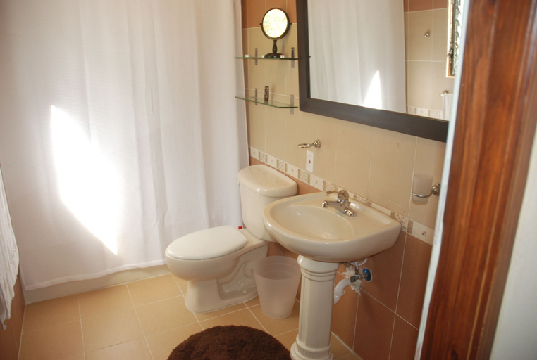 Bathroom 2, E&J Boutique Residences, Sosua
