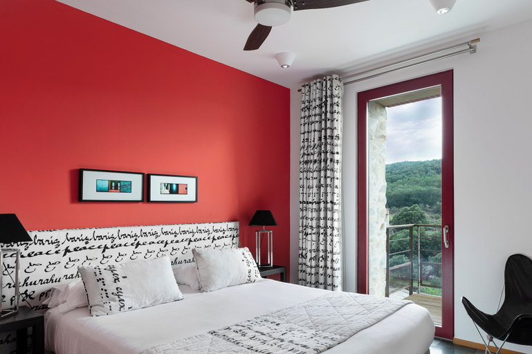Bedroom 4, Domaine Riberach – Hôtel 4* - Restaurant gastronomique - Spa - Piscine - Vignoble, Pyrénées-Orientales