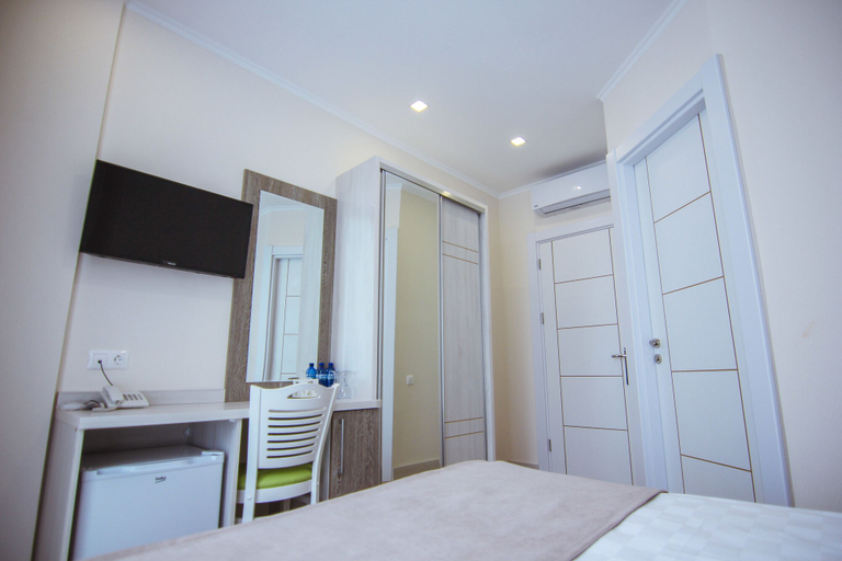 Bedroom 3, Hotel Green Glass, Batumi