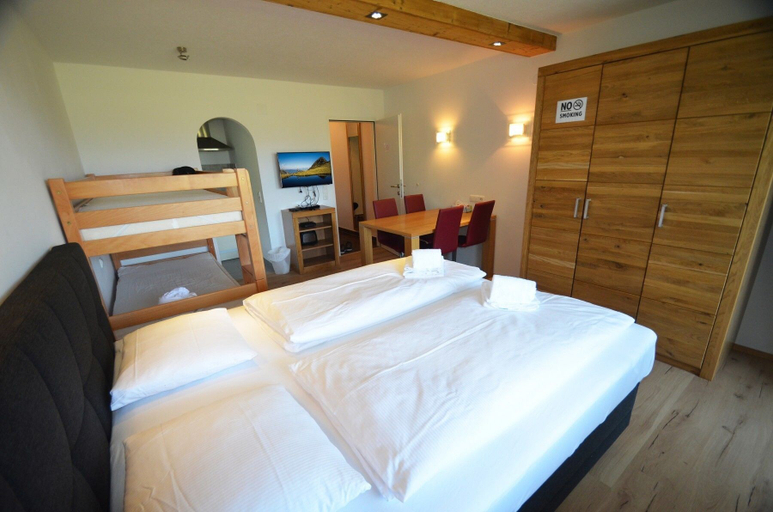 Bedroom 2, Deluxe Studio TOP 12, Zell am See