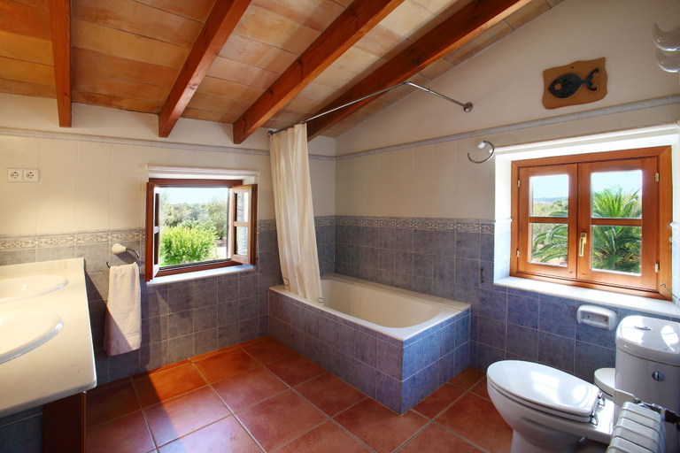 Bathroom 4, Cas Mal Ric, Baleares