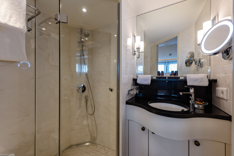Bathroom 5, Select MS Charles Dickens - Frankfurt, Frankfurt am Main