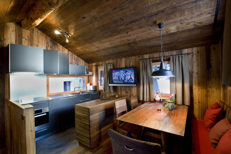 Others 5, Chalet Z'Gogwärgji, Visp