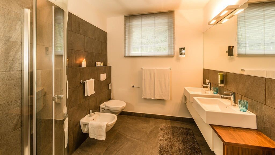 Bathroom 5, Hidalgo Suites & Restaurant, Bolzano