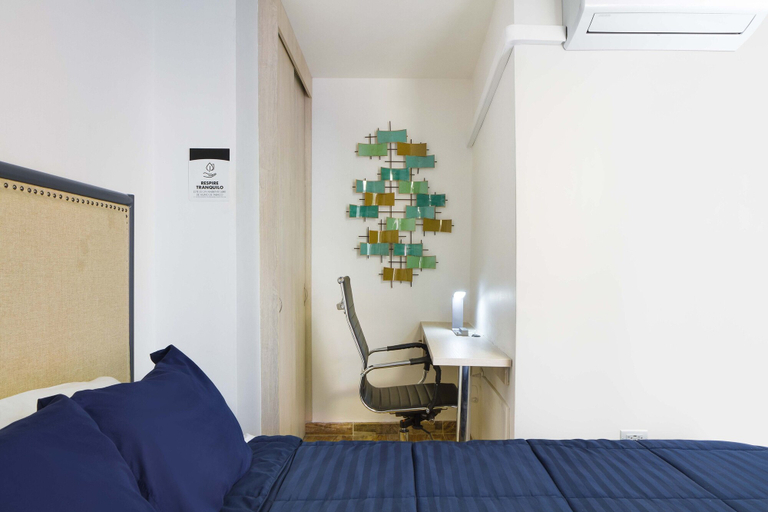 Bedroom 4, Miracle Building, Medellín