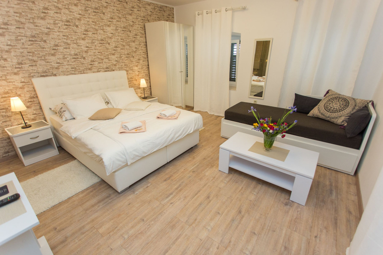 Bedroom 3, Apartmani Villa Sol, Ston