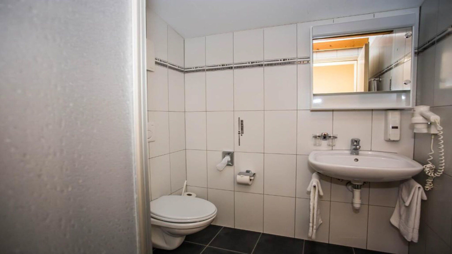 Bathroom 4, Hotel Olympica, Brig