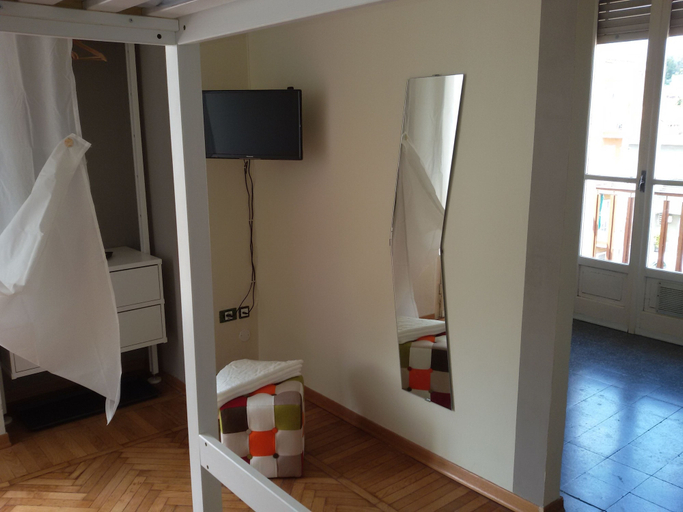 Bedroom 2, Sei Da Noi, Torino