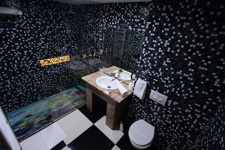 Bathroom 5, Hollywoodland Wellness & Spa Hotel, Belgrade
