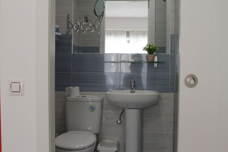Bathroom 3, Hostal Star Madrid, Madrid