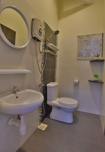 Bathroom 4, Femosa Homestay Melaka, Malacca City