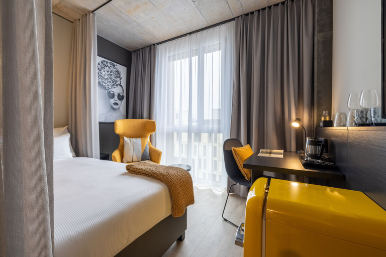 Bedroom 12