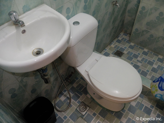 Bathroom 3, Centrium Condominium Hotel, Angeles City