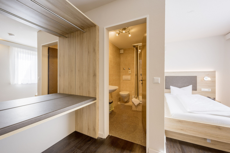 Bedroom 4, Landhotel Traube, Konstanz