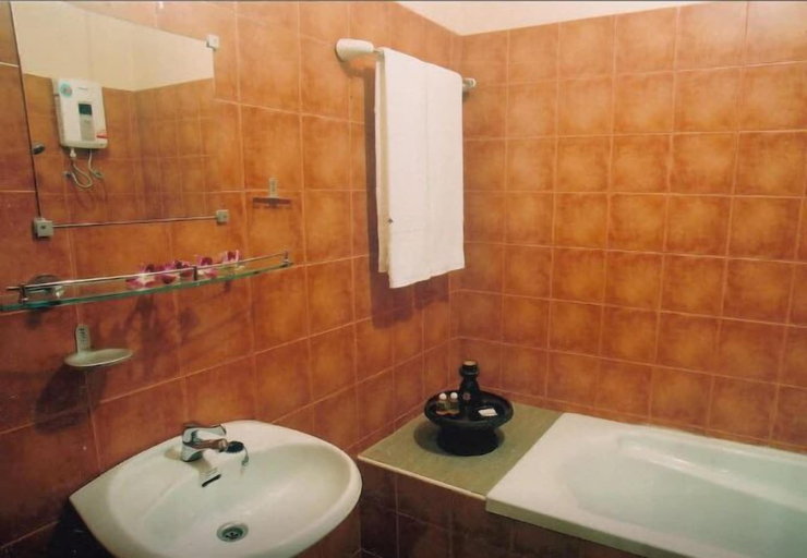 Bathroom 3, Bautong Lodge Guest House, Muang Chiang Mai