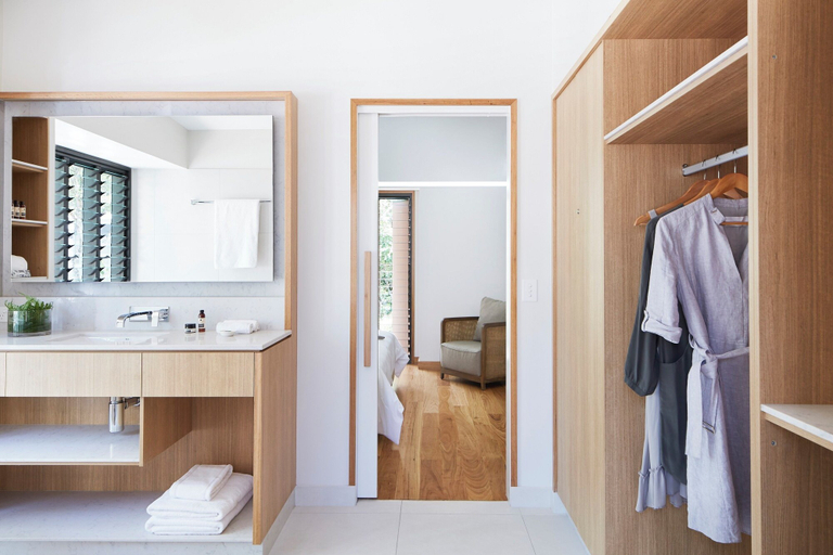 Bathroom 4, Elements of Byron, Byron
