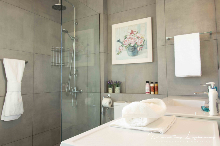Bathroom 2, Beautiful and Spacious Apartment - Athens DownTown, Attica